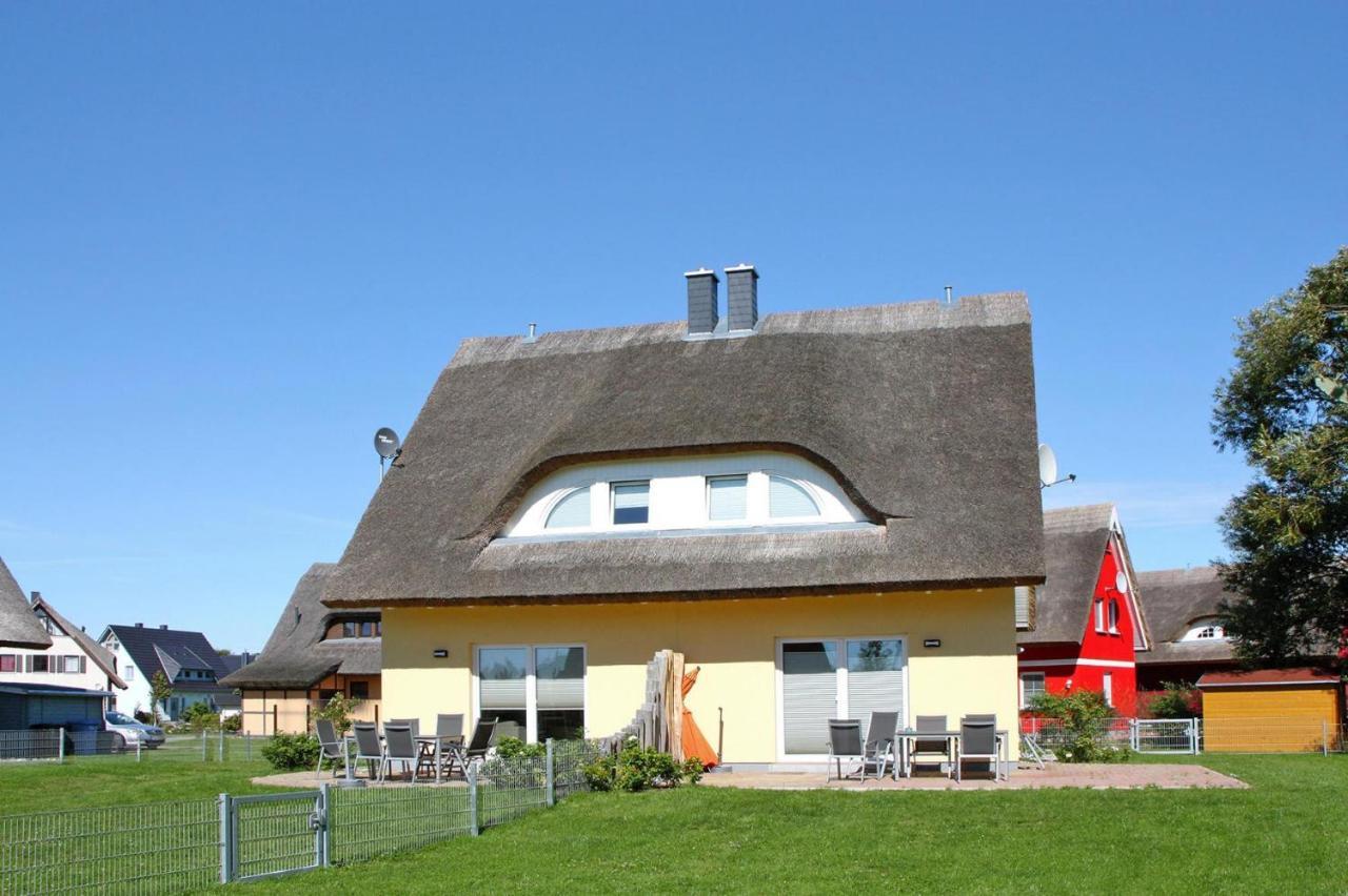 Reetdachhaus Lotte Mit Sauna Und Kaminofen Am Yachthafen In Vieregge Екстер'єр фото