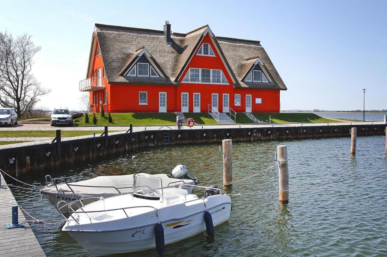 Reetdachhaus Lotte Mit Sauna Und Kaminofen Am Yachthafen In Vieregge Екстер'єр фото
